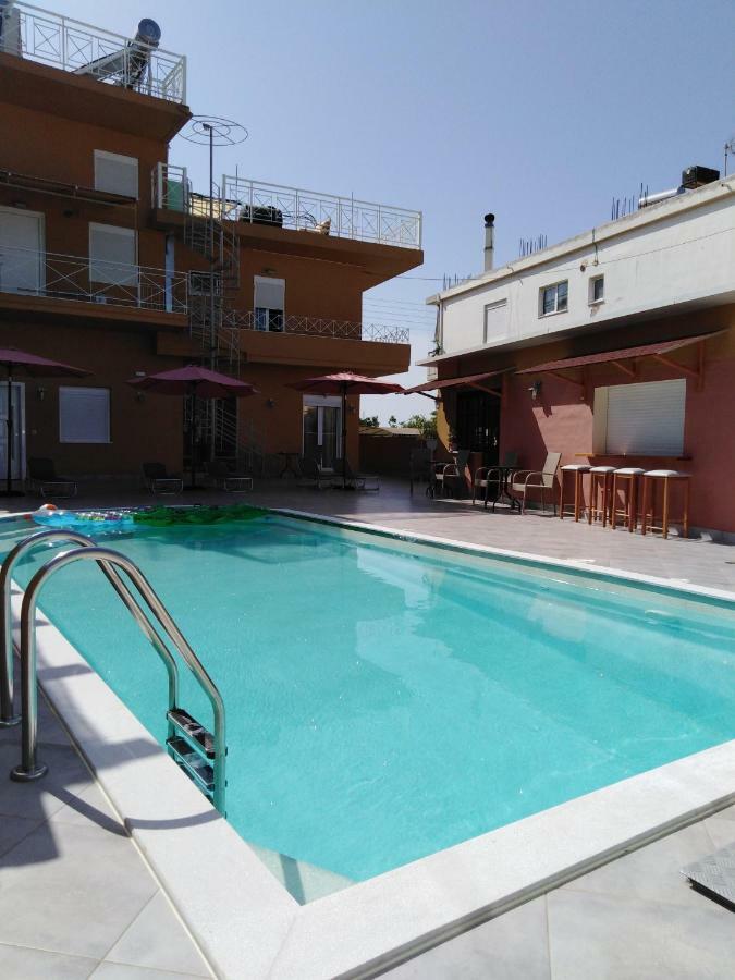 Souvlakis Pool Suites La Canea Esterno foto